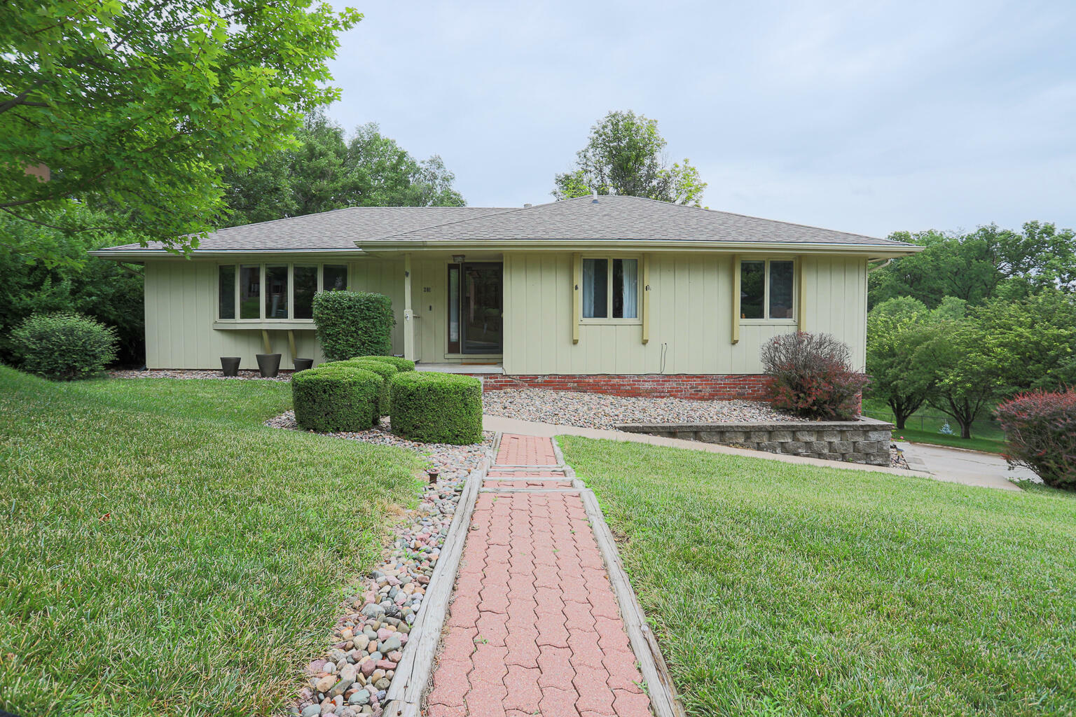 Property Photo:  201 Upland Drive  IA 51503 