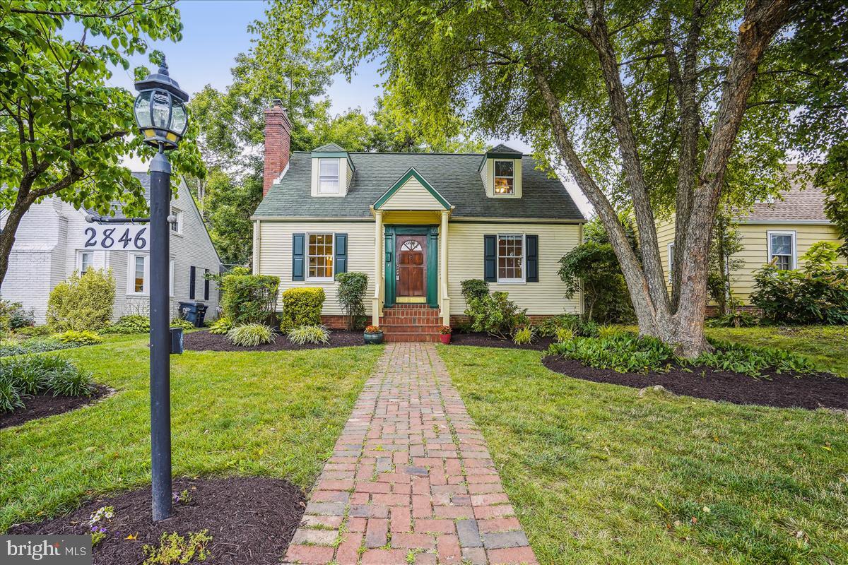 Property Photo: 2846 Meadow Lane VA 22042