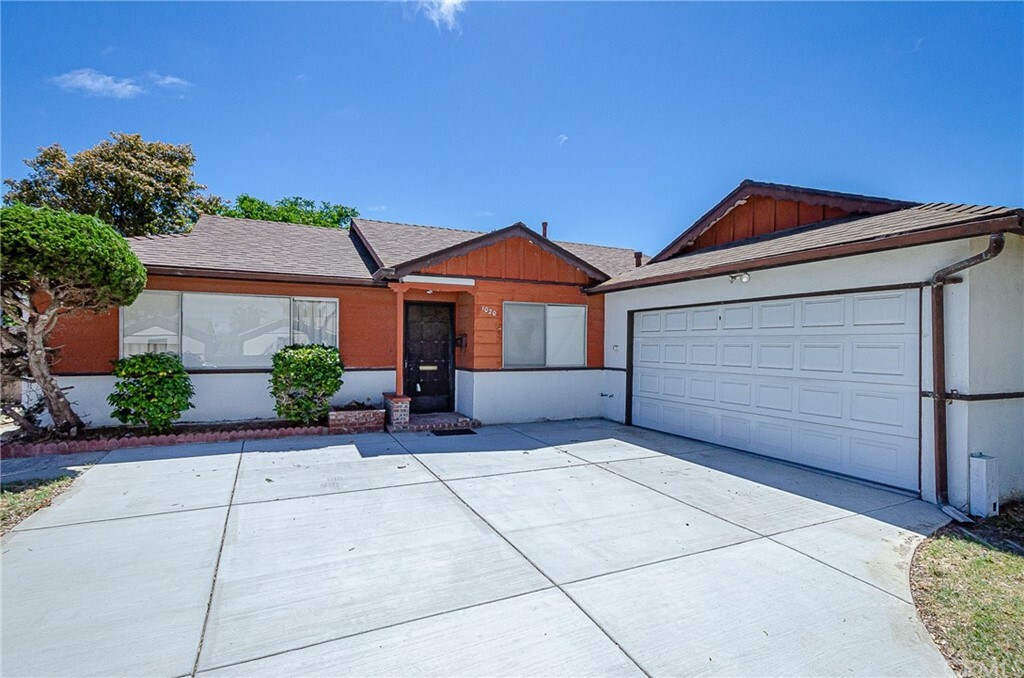 Property Photo: 1020 N Daisy Street CA 93436