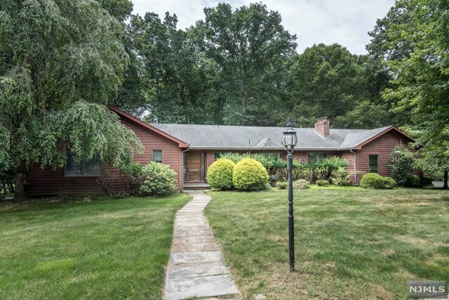 Property Photo: 15 Ceely Court NJ 07401