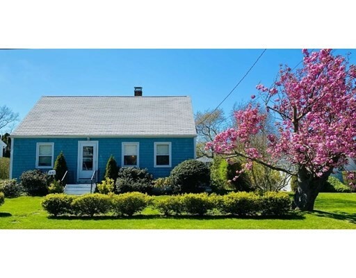 Property Photo:  13 Smith Rd  MA 01966 