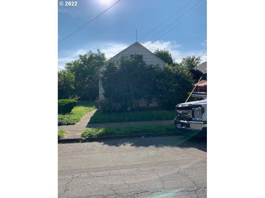 Property Photo:  3513 NE 11th Ave  OR 97212 