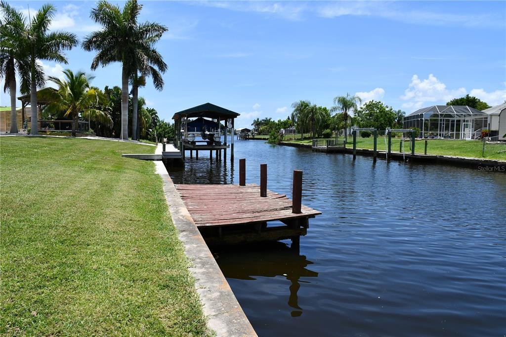Property Photo: 140 Dow Road FL 33952