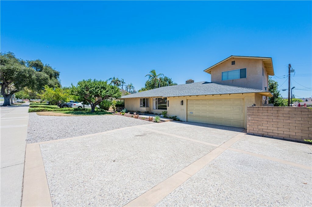 Property Photo: 1016 E Leadora Avenue CA 91741
