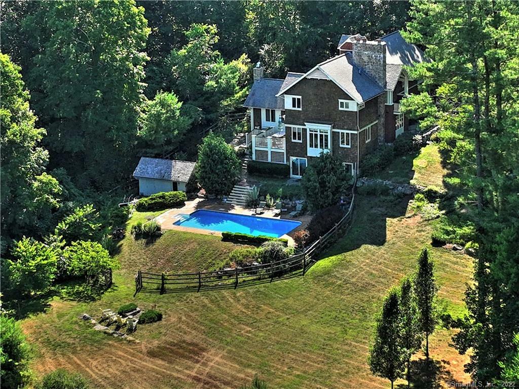 Property Photo: 18 Coachman Lane CT 06524