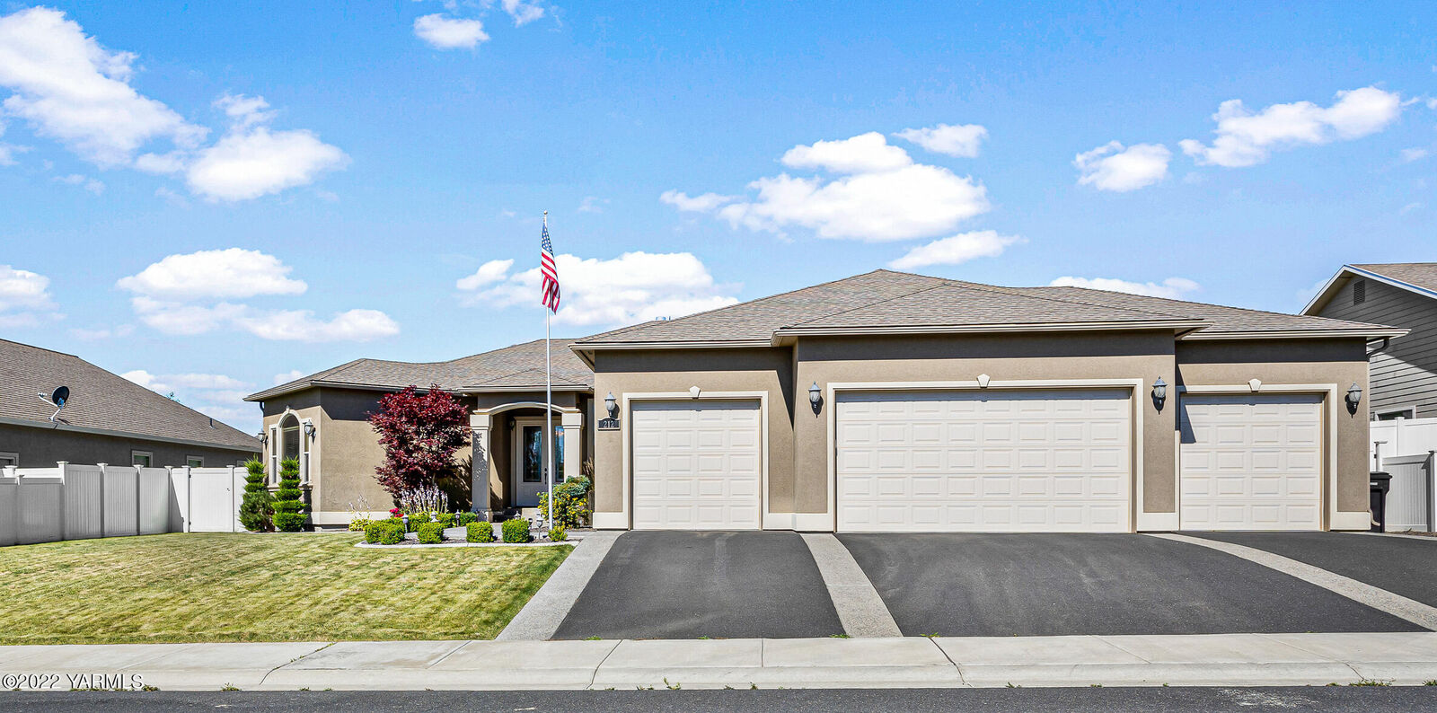 Property Photo: 212 S 92nd Ave WA 98908
