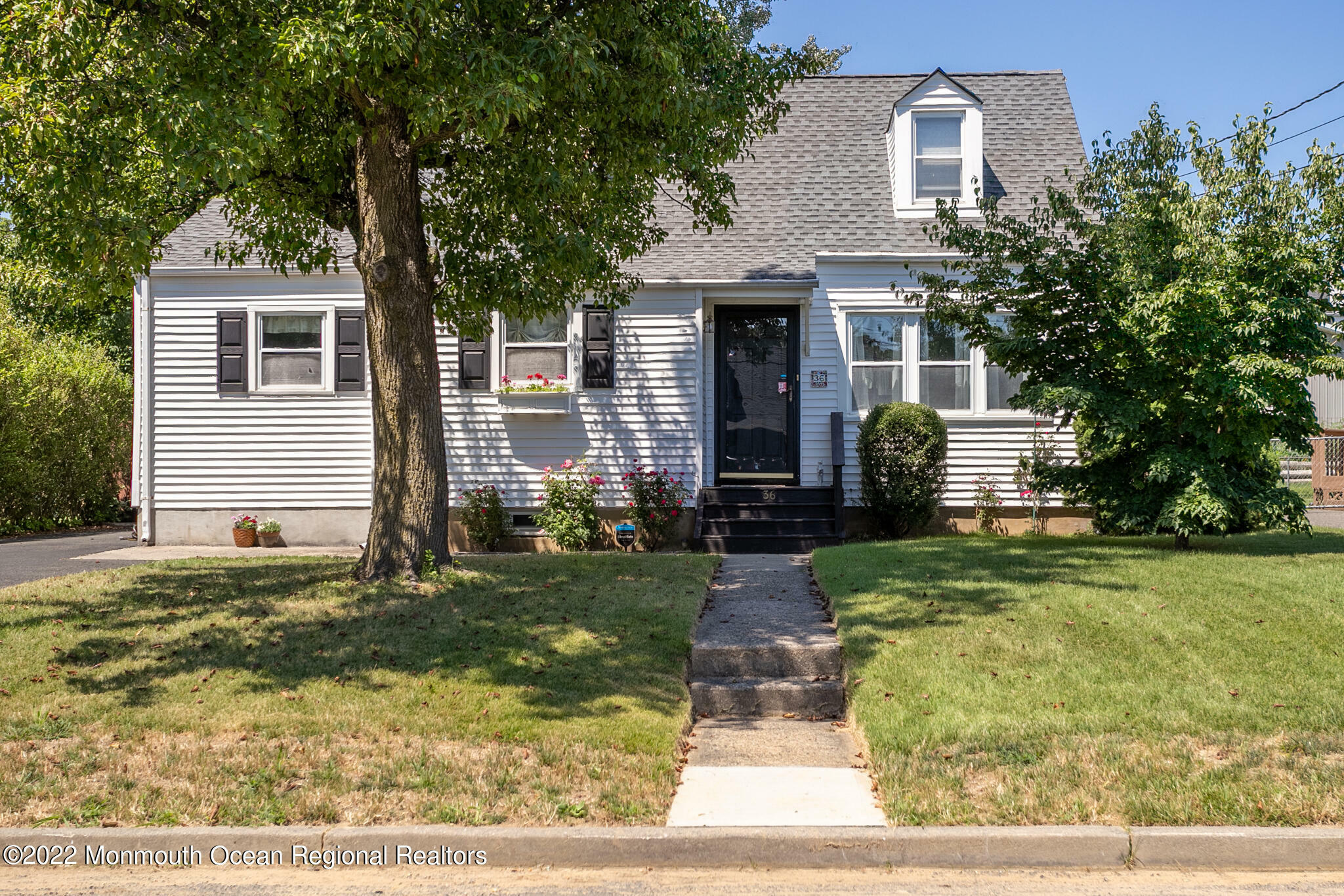 Property Photo:  36 Waldron Road  NJ 08501 
