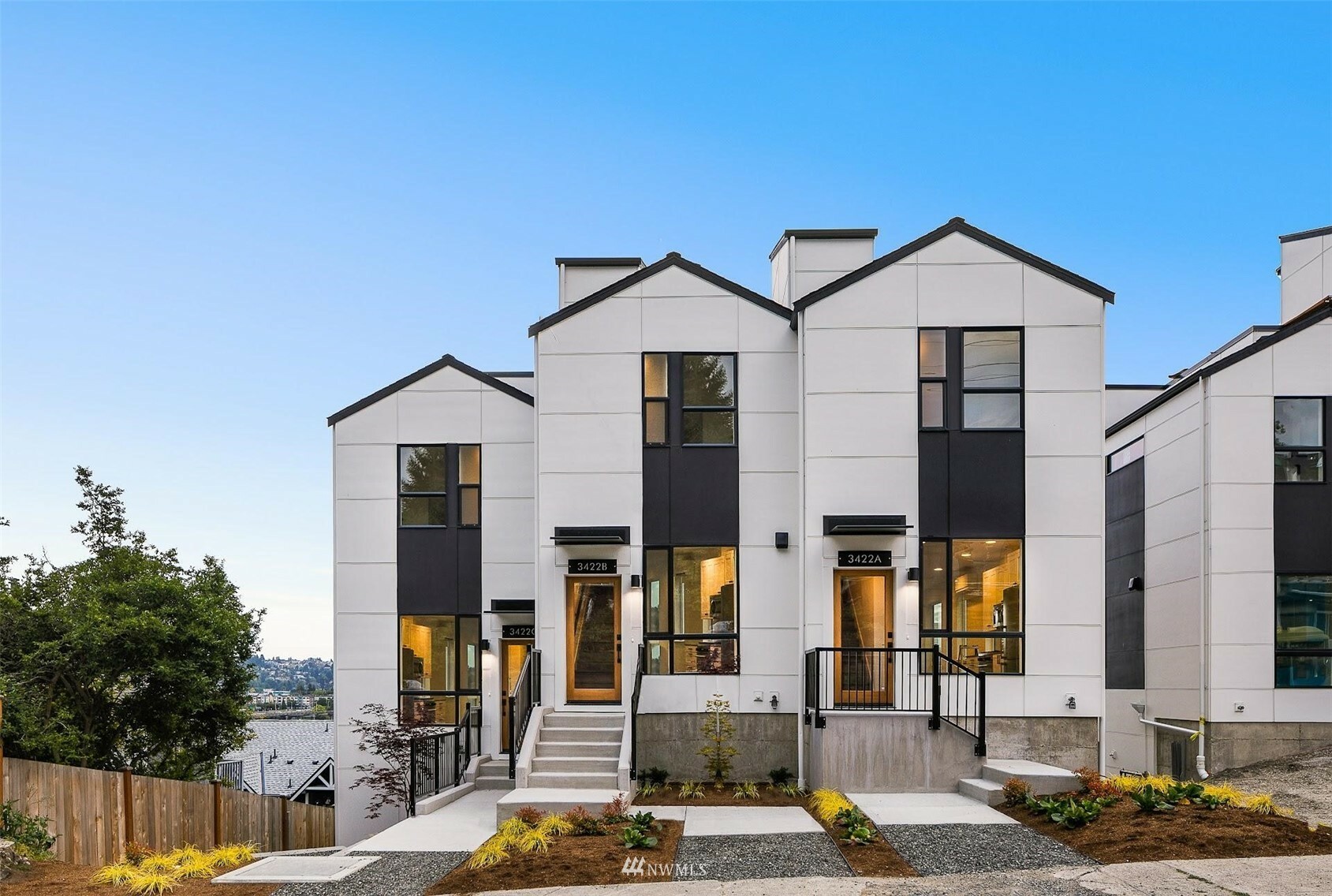 Property Photo: 3422 C 23rd Avenue W WA 98199