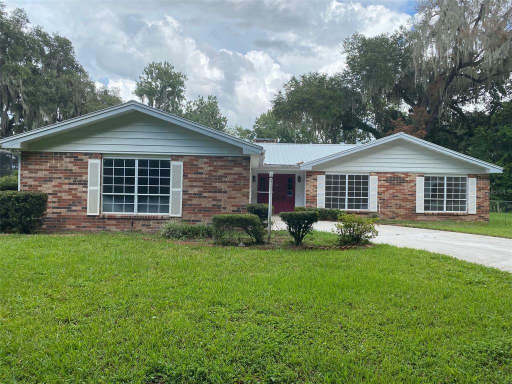 Property Photo:  1004 Monterey Drive  FL 34748 