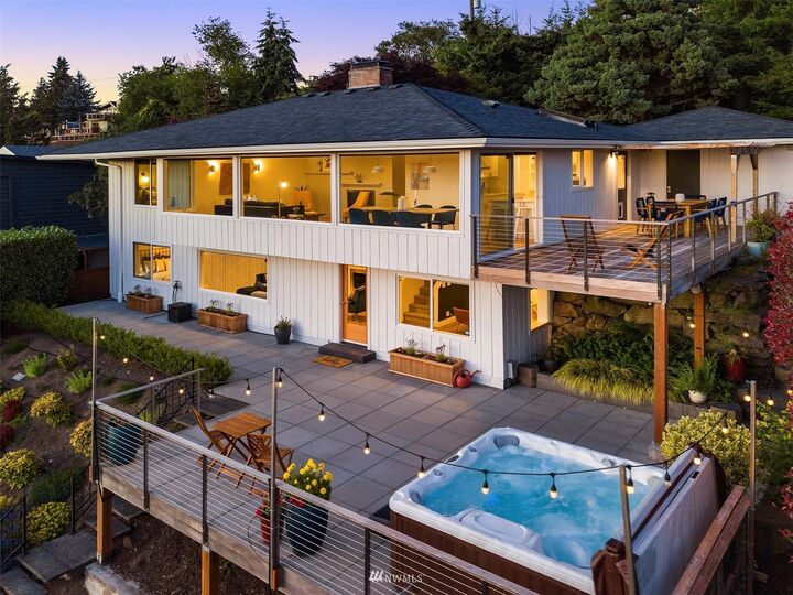 Property Photo: 3235 30th Avenue W WA 98199