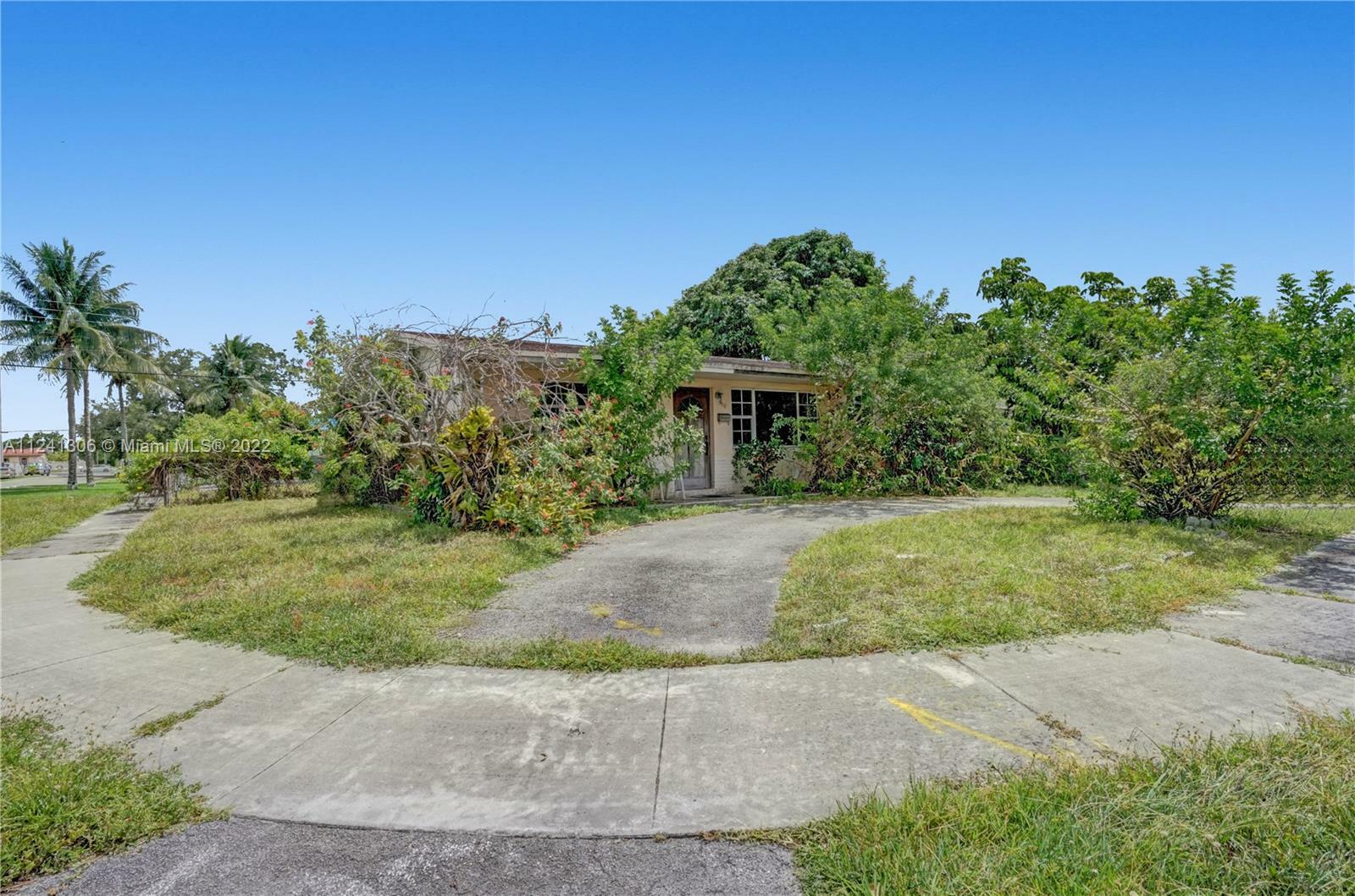 Property Photo:  900 NW 200th Ter  FL 33169 