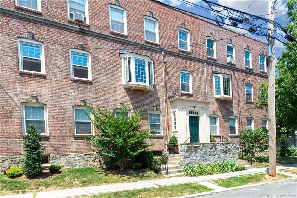 Property Photo:  81 Nash Lane 6  CT 06605 