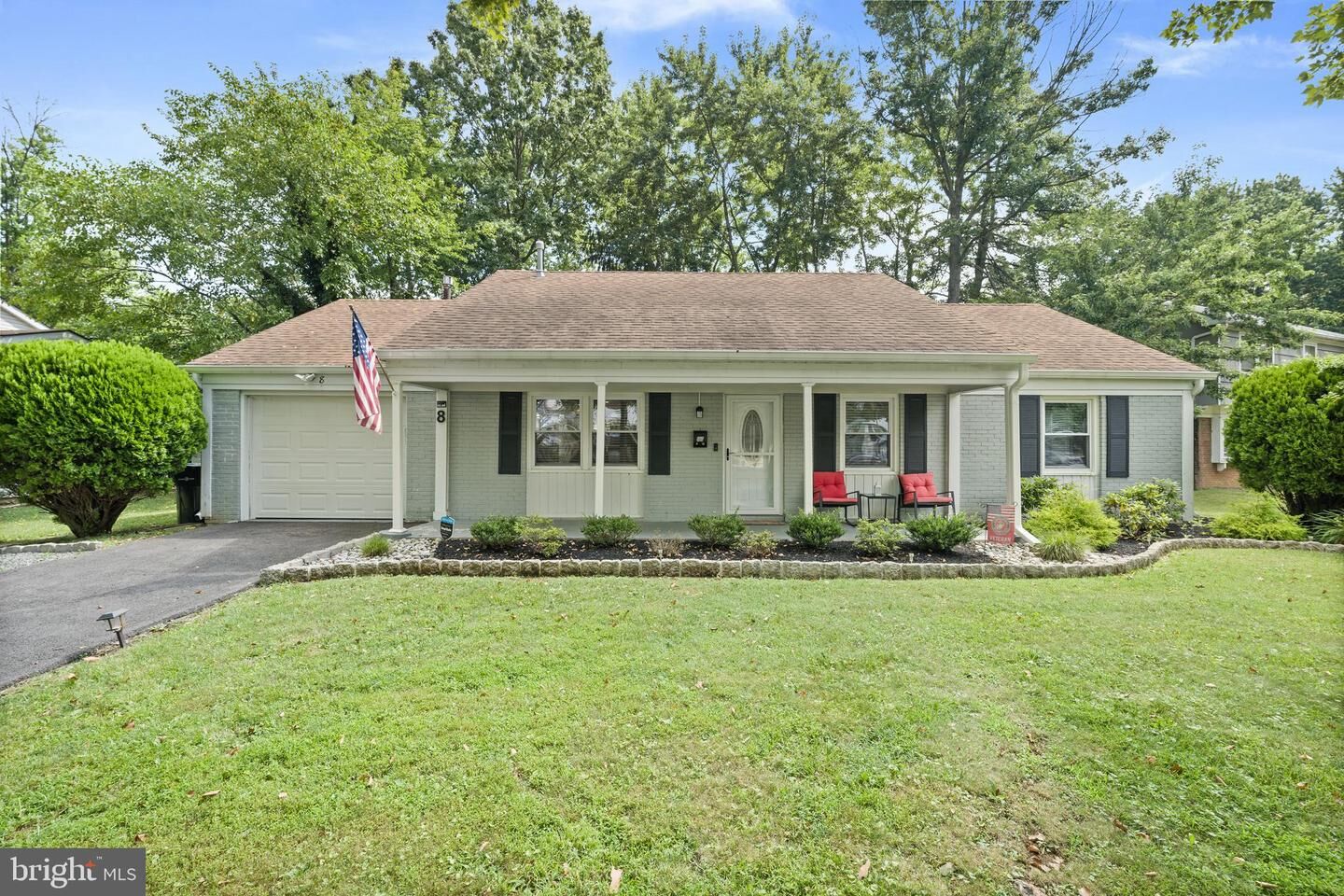 Property Photo:  8 East Court  NJ 08046 
