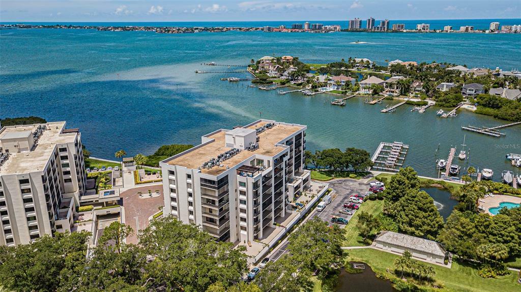 Property Photo: 8 Belleview Boulevard 101 FL 33756