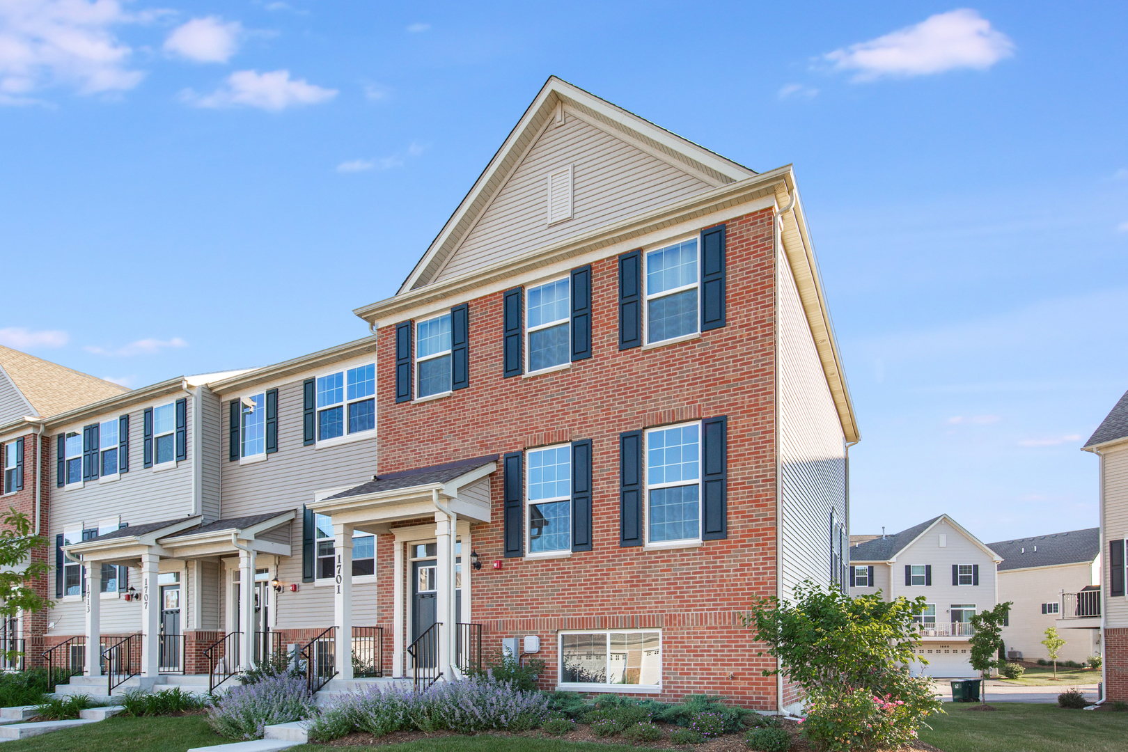 Property Photo:  1701 Carlstedt Drive  IL 60510 