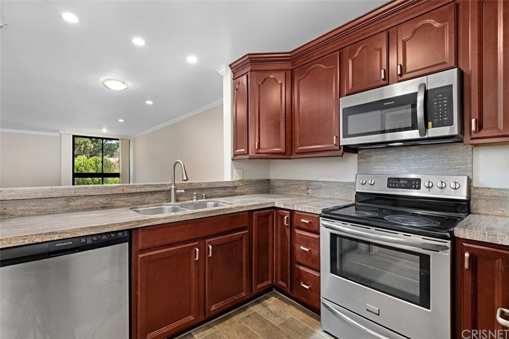 Property Photo:  11750 W Sunset Boulevard 301  CA 90049 