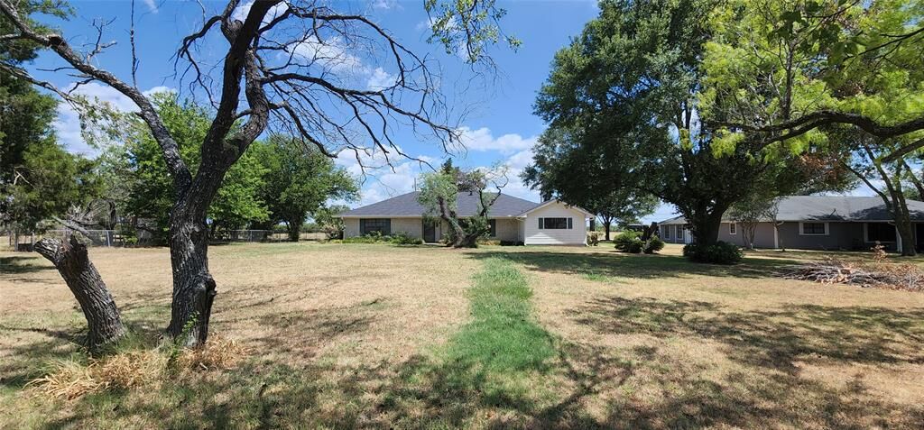 Property Photo: 266 Private Road 5485 TX 76667