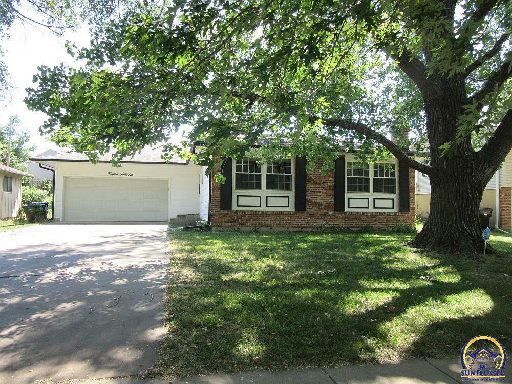 Property Photo:  1546 SW Belle Ave  KS 66604 