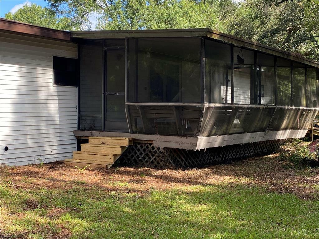 Property Photo:  1830 Quail Run  FL 33810 