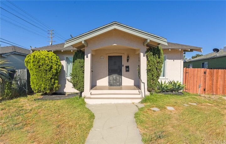 Property Photo:  614 N Spring Ave  CA 90221 