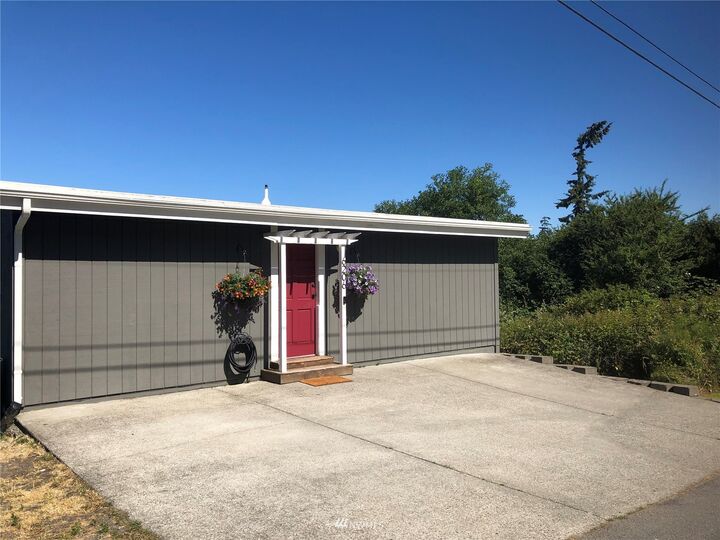 Property Photo: 6206 Mission Avenue WA 98271