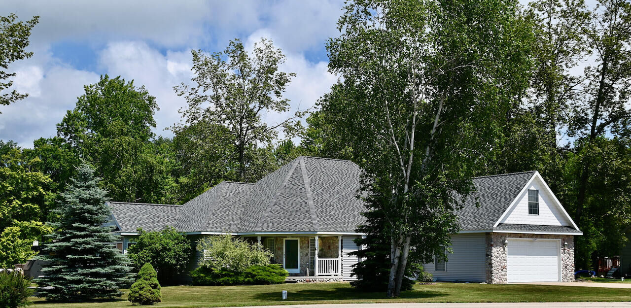 Property Photo: 114 Anchor Court MI 48629