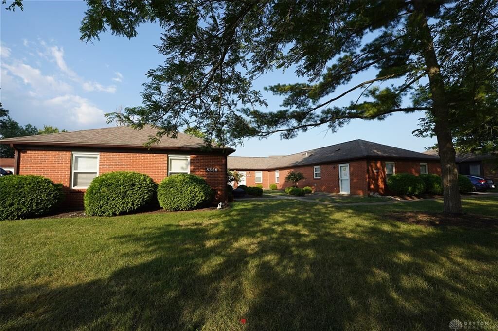 Property Photo: 8368 Washington Village Drive OH 45458