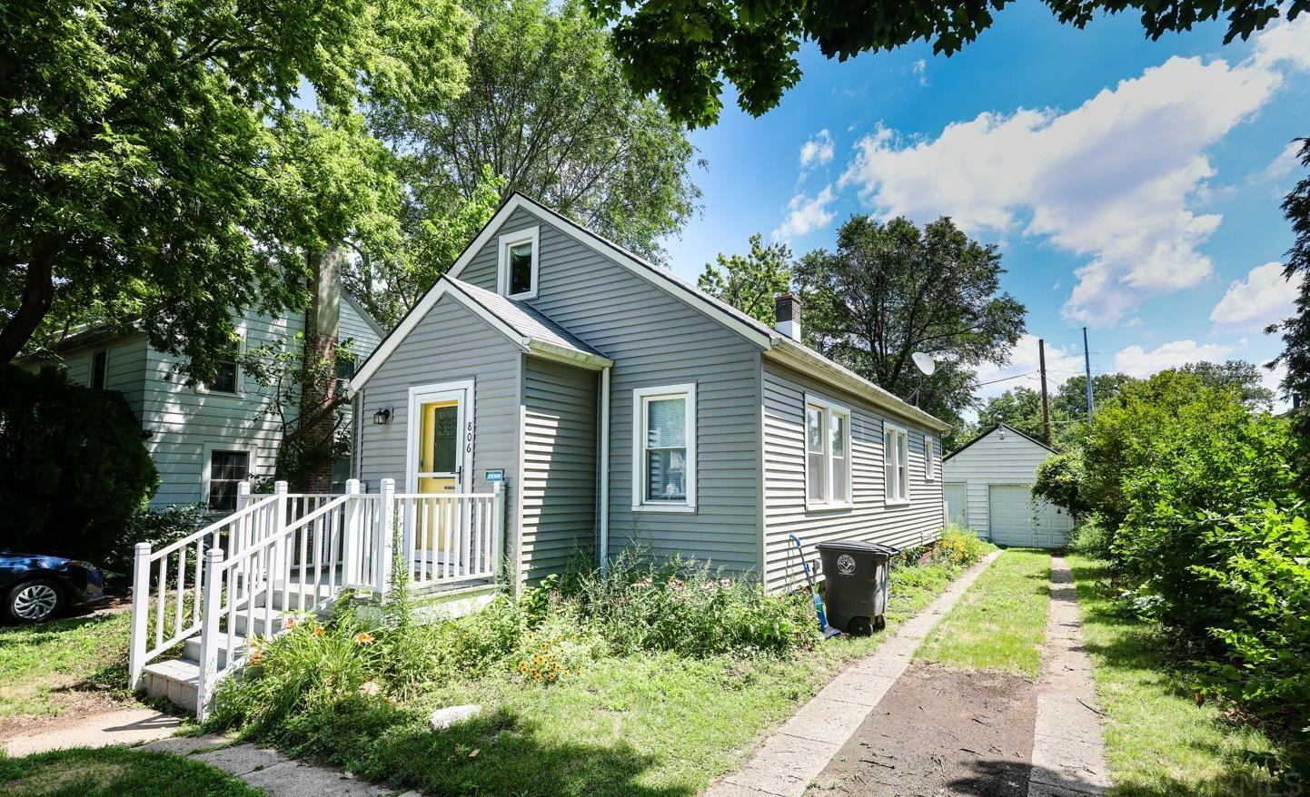 Property Photo:  806 Kensington Boulevard  IN 46805 