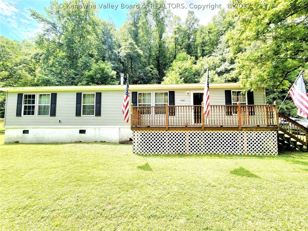 Property Photo: 1461 Missouri Fork Road WV 25108