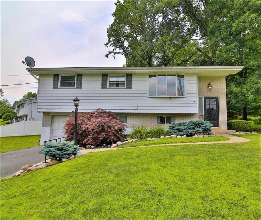 Property Photo:  14 Rogers Drive  PA 18013 