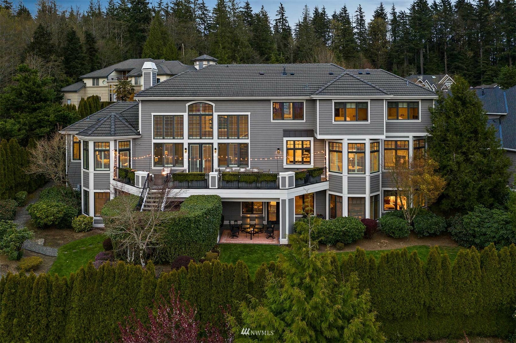 Property Photo: 17035 SE 65th Place WA 98006