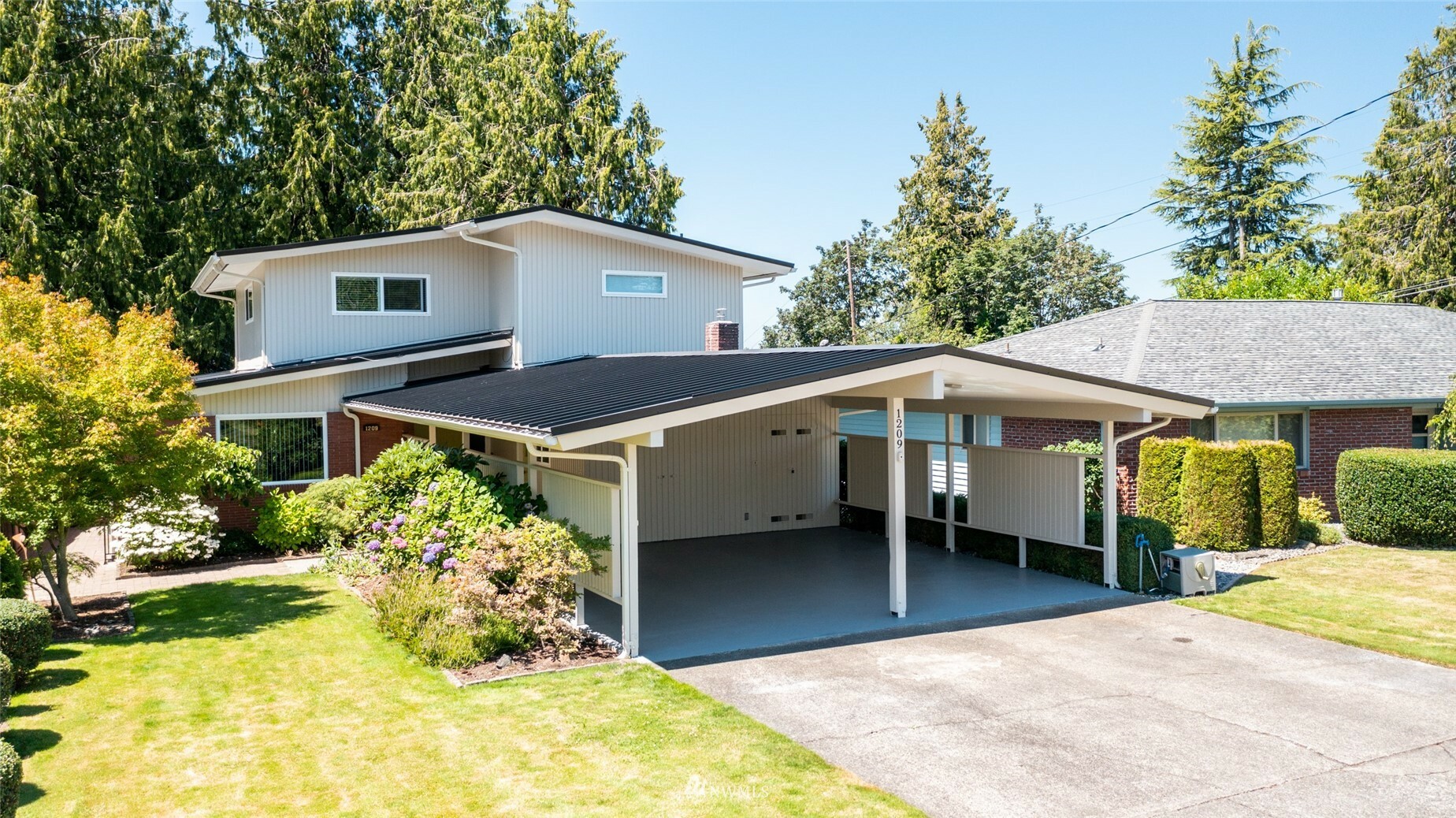 Property Photo:  1209 S 10th Street  WA 98274 