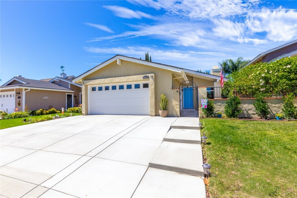 Property Photo: 24671 Tabuenca CA 92692