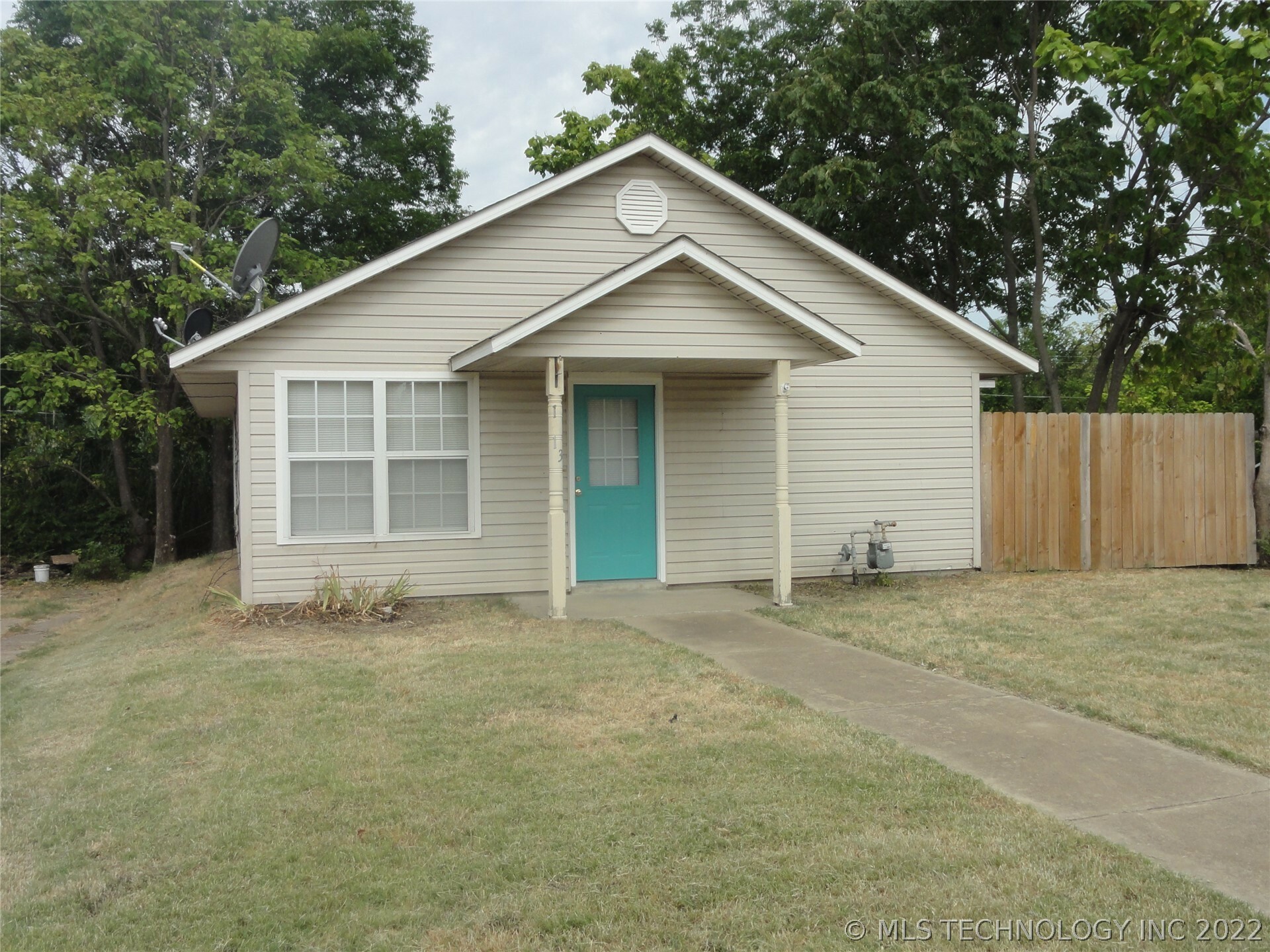 Property Photo:  1313 S Armstrong Avenue  OK 74003 