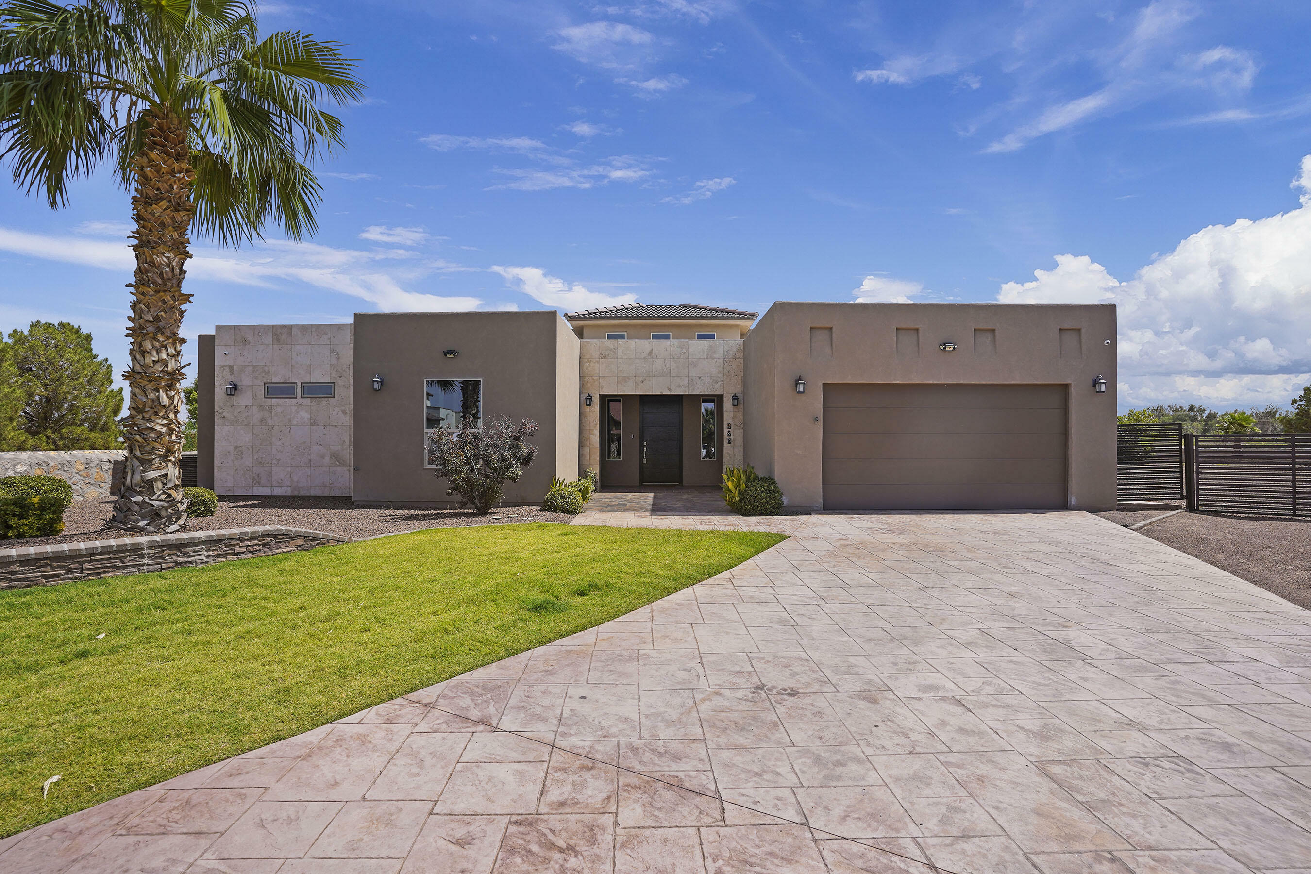 Property Photo:  830 Neyla Drive  TX 79932 