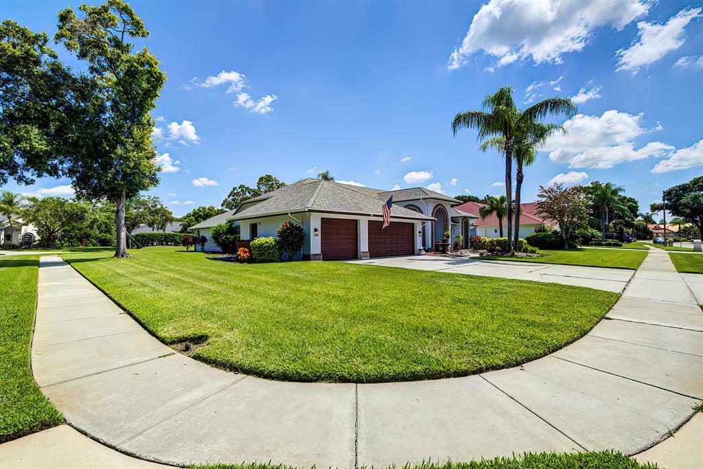 Property Photo:  7705 Lake Cypress Drive  FL 33556 