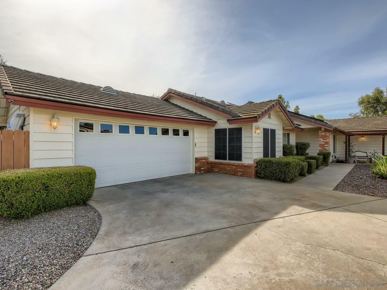 Property Photo:  25357 Poderio Dr  CA 92065 