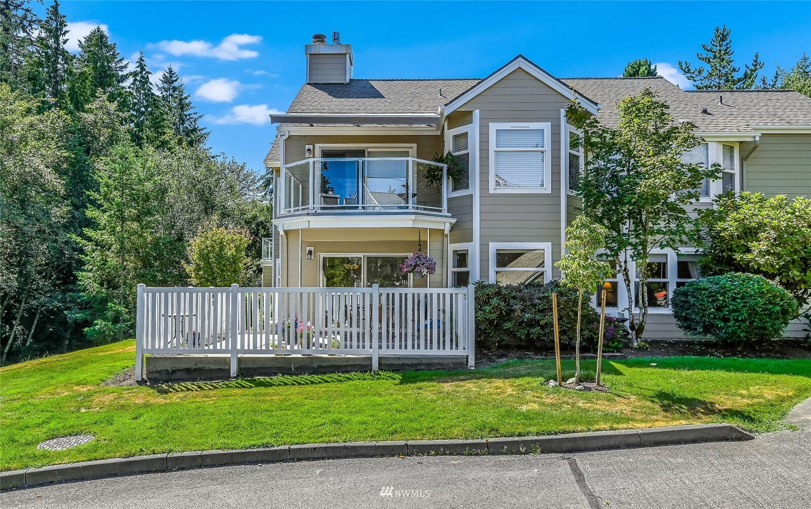Property Photo:  4333 Providence Point Place SE  WA 98029 