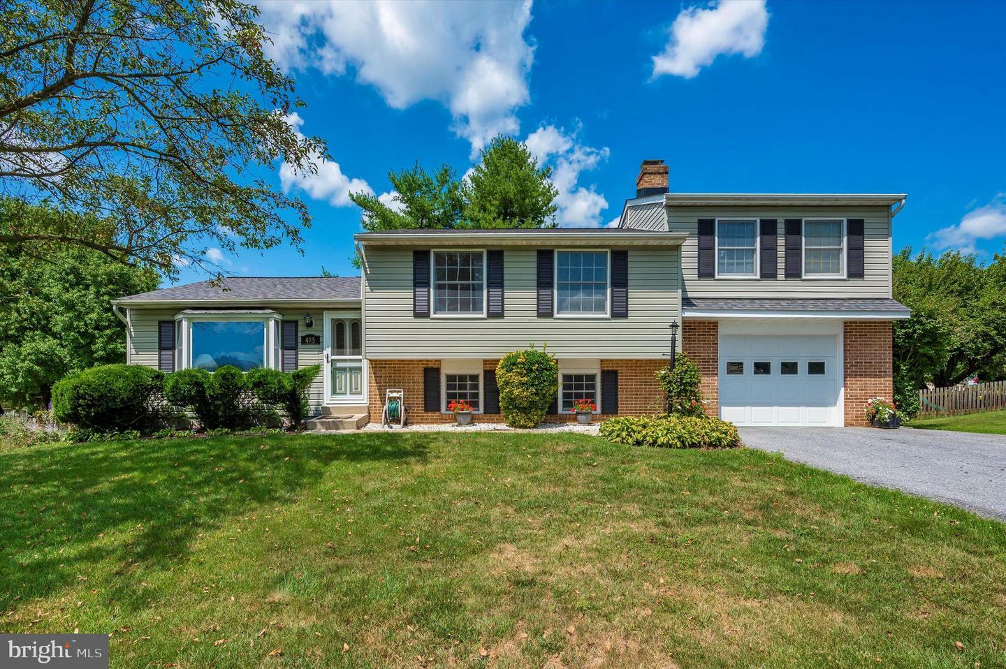 Property Photo:  405 Glade Boulevard  MD 21793 