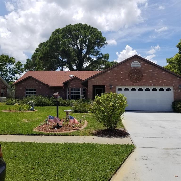 Property Photo: 316 Pine Breeze Drive FL 32141