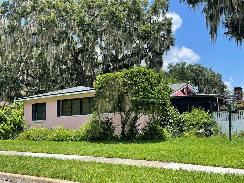 Property Photo:  711 Mound Avenue  FL 34748 