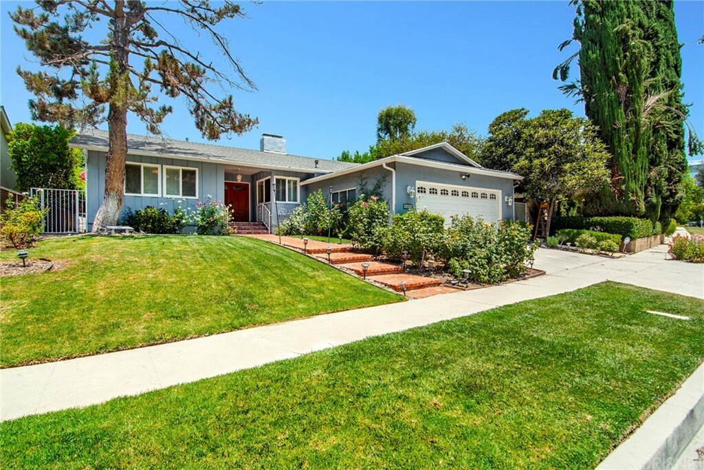 Property Photo: 22137 Califa Street CA 91367