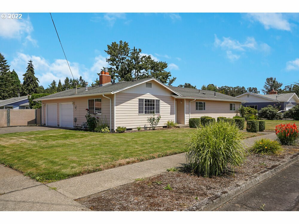 425 E Hollister St  Stayton OR 97383 photo