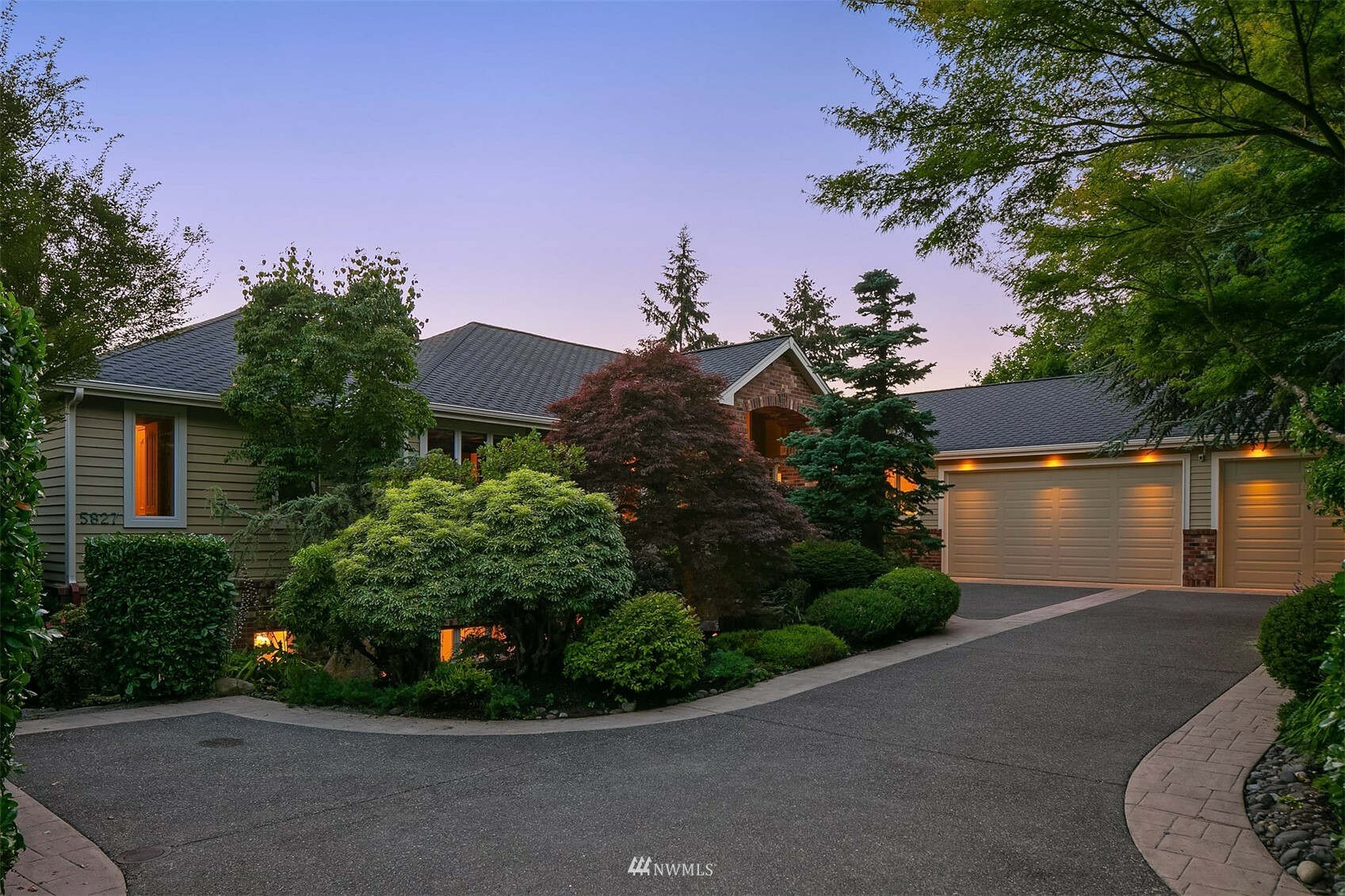Property Photo: 5827 108th Avenue NE WA 98033