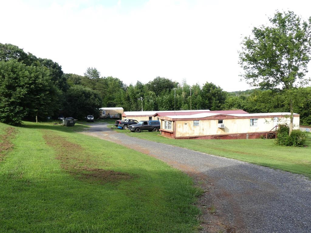 Property Photo: 185 County Road 158 TN 37370
