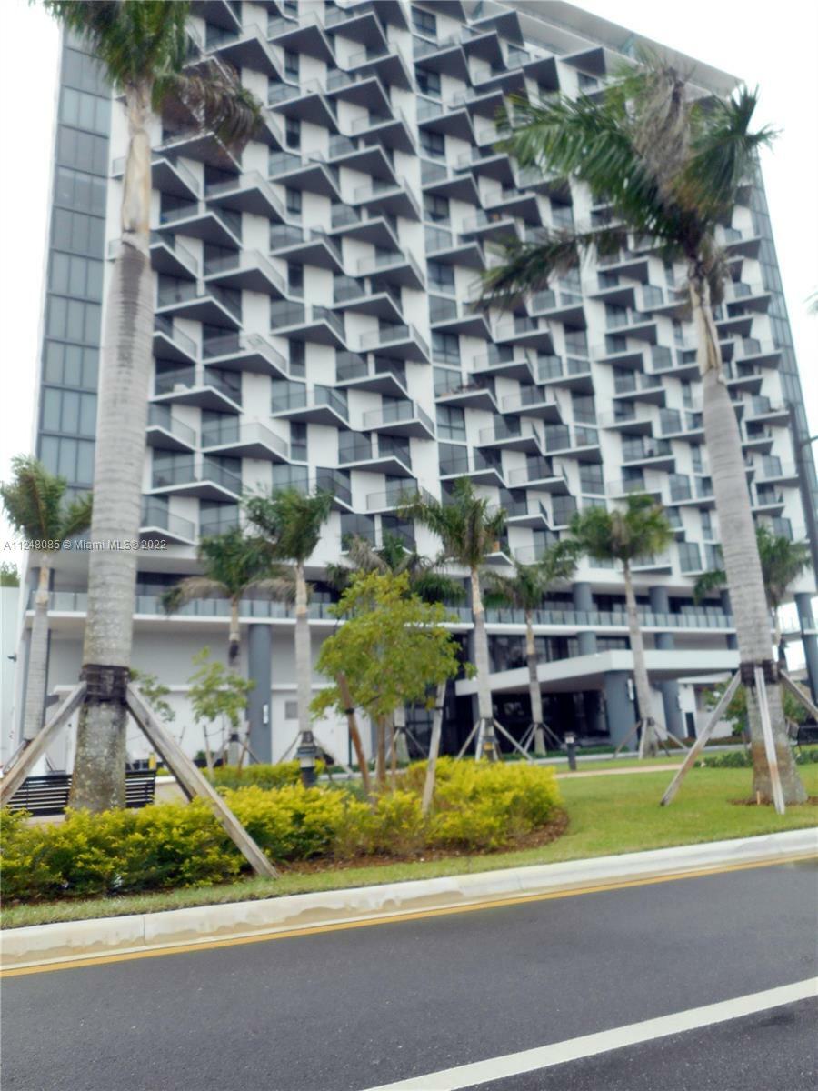 Property Photo: 5252 NW 85th Ave 612 FL 33166