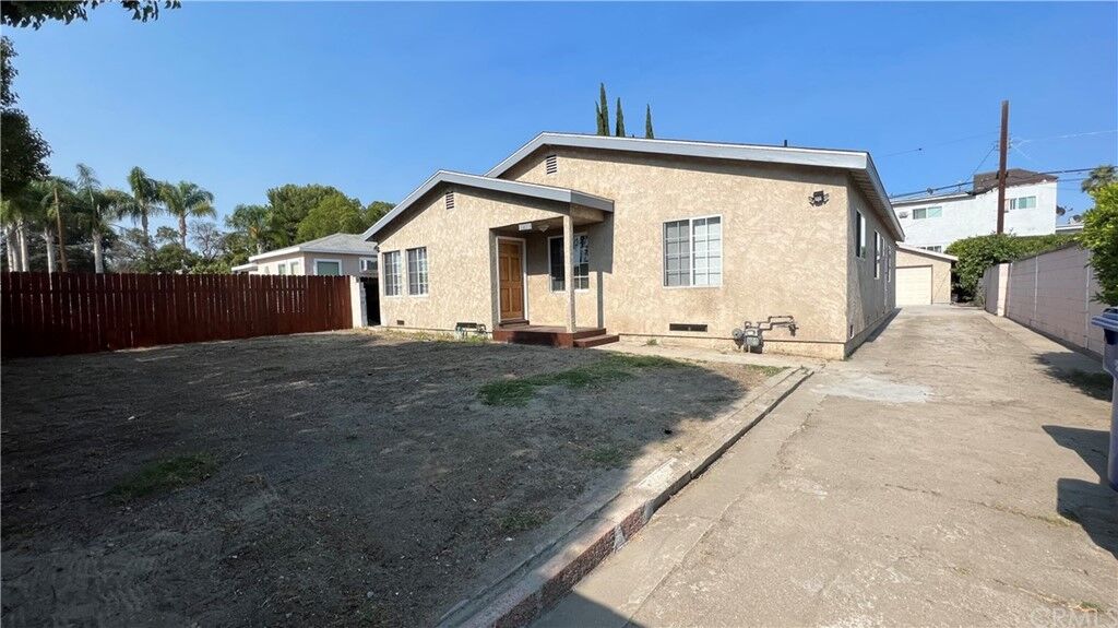 Property Photo:  6458 Radford Avenue  CA 91606 