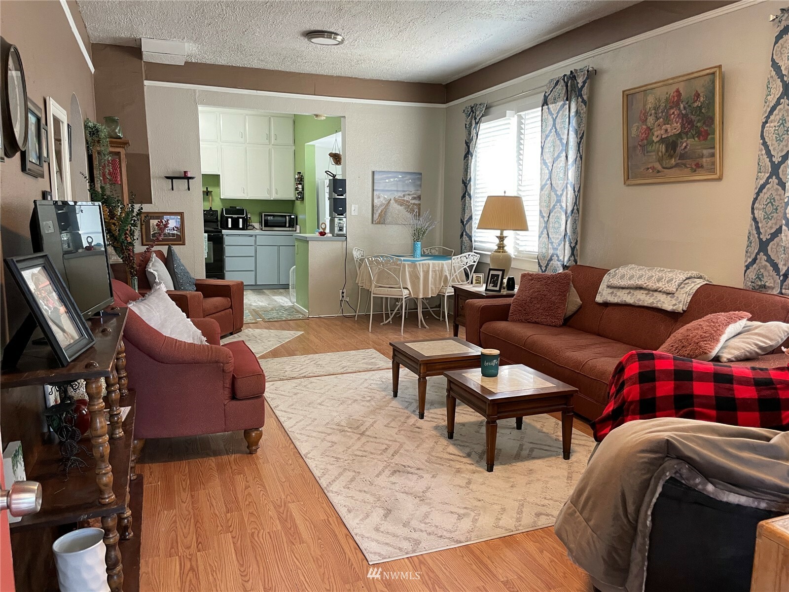 Property Photo: 209 SE Birch Ave WA 99324