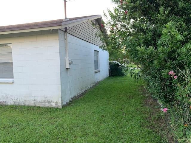 Property Photo:  6005 Fauna Lane  FL 33572 