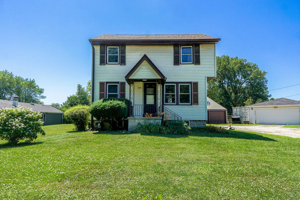 Property Photo:  925 S Cedar Road  IL 60451 